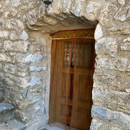 Cave House Lagada Mani *